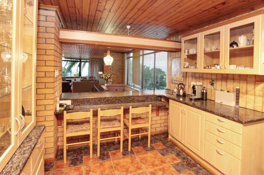 To Let 5 Bedroom Property for Rent in Welgemoed Western Cape